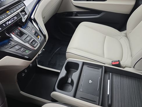 Used 2025 Honda Odyssey Touring image 26