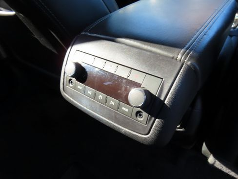 Used 2014 GMC Acadia Denali image 40