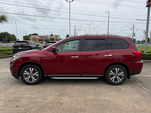 Used 2020 Nissan Pathfinder SL FWD image 2