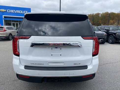 Used 2022 GMC Yukon SLT w/ SLT Premium Package image 4