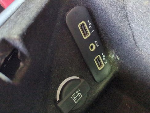 Used 2021 Dodge Challenger SXT image 22