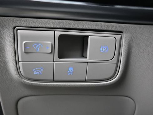 Certified 2025 Hyundai Tucson Limited AWD/4WD image 22