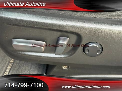 Used 2017 Toyota Sienna SE Premium image 24