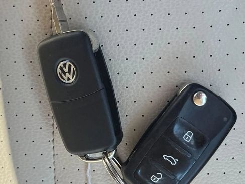 Used 2014 Volkswagen Tiguan SE FWD image 36