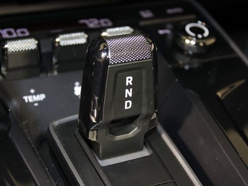 Used 2025 Porsche 911 Carrera image 33