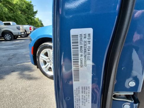 Used 2022 Dodge Charger SXT w/ Driver Convenience Group RWD image 21