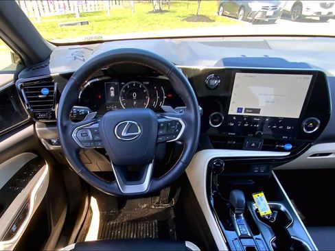 Used 2024 Lexus NX 250 FWD w/ Cold Area Package image 6