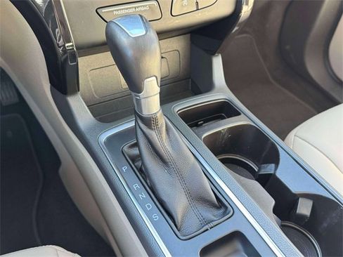 Used 2017 Ford Escape Titanium image 34