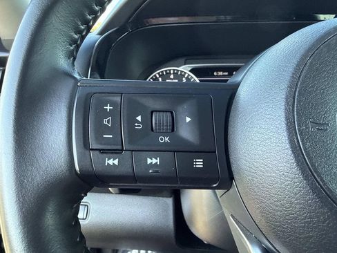 Used 2024 Nissan Pathfinder SV image 30