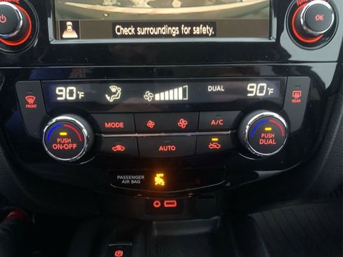 Used 2019 Nissan Rogue SV w/ Premium Package image 29