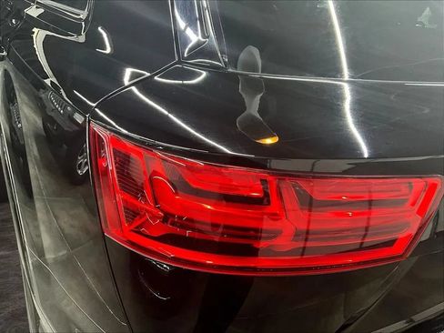 Used 2019 Audi Q7 3.0T Prestige w/ Prestige Package AWD/4WD image 18