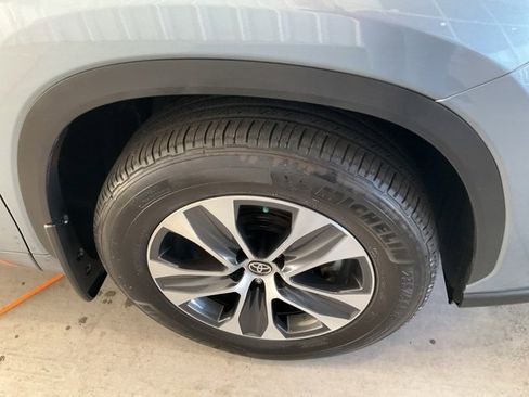 Used 2022 Toyota Highlander XLE image 30