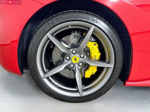 Used 2018 Ferrari 488 Spider RWD image 43