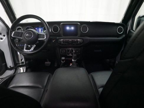 Used 2022 Jeep Wrangler Unlimited Sahara image 5