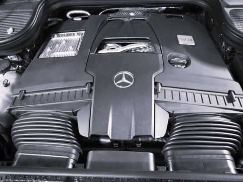 Used 2026 Mercedes-Benz GLS 580 4MATIC image 94