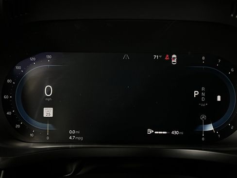 Used 2025 Volvo XC60 B5 Plus image 14