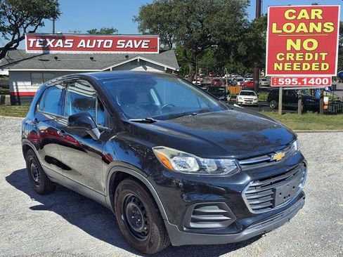 Used 2019 Chevrolet Trax LS FWD image 1