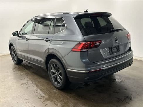 Certified 2022 Volkswagen Tiguan SE w/ Panoramic Sunroof Package image 33