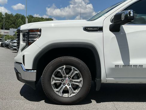 Used 2024 GMC Sierra 1500 SLT AWD/4WD image 10
