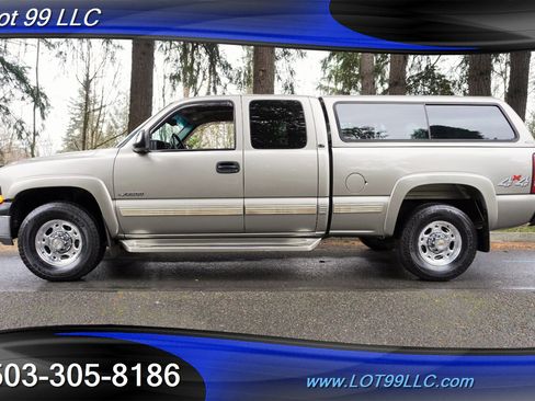 Used 2000 Chevrolet Silverado 2500 LT w/ Firm Ride Suspension Pkg image 1