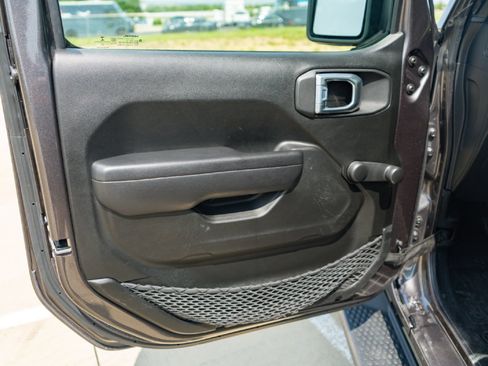 Used 2022 Jeep Wrangler Unlimited Sport AWD/4WD image 22