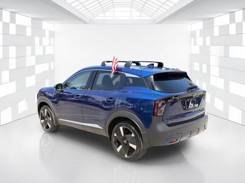 Certified 2025 Nissan Kicks SR FWD image 5