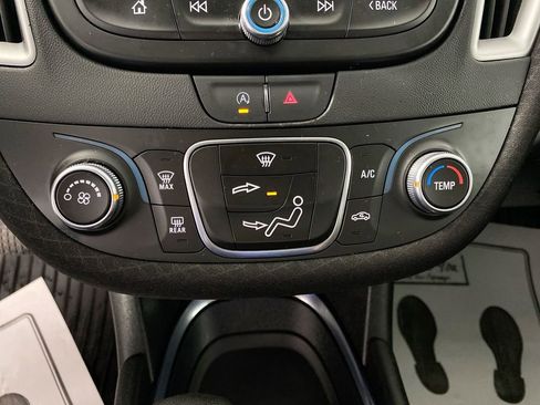 Used 2022 Chevrolet Malibu RS image 18