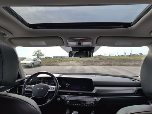 Used 2025 Kia Telluride S AWD/4WD image 14