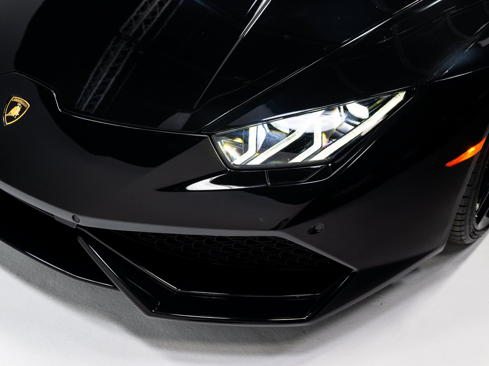 Used 2018 Lamborghini Huracan LP 610-4 AWD/4WD image 17