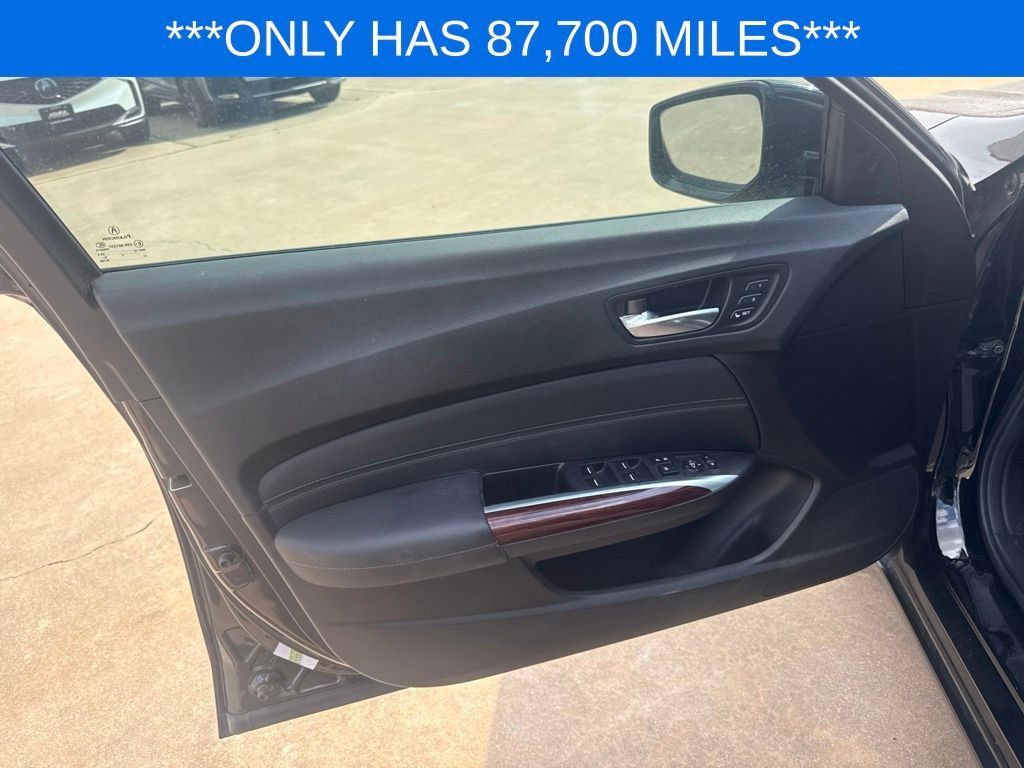 Used 2017 Acura TLX FWD image 10
