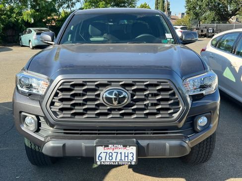 Used 2021 Toyota Tacoma TRD Off-Road w/ Technology Package AWD/4WD image 2