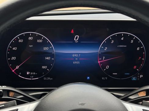 Used 2025 Mercedes-Benz C 300 4MATIC Sedan image 9