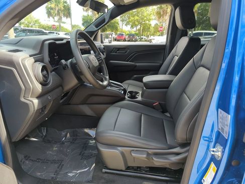 Used 2024 Chevrolet Colorado Trail Boss w/ Advanced Trailering Package AWD/4WD image 17