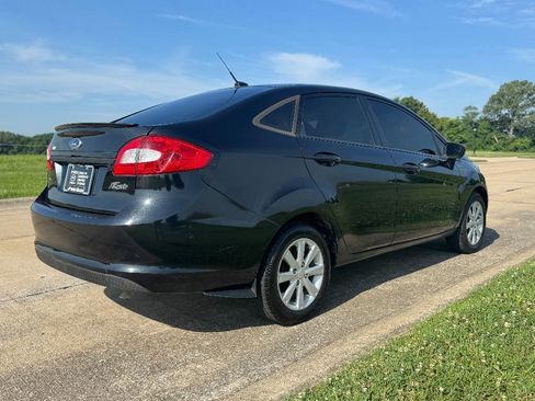 Used 2011 Ford Fiesta SE w/ 203A Rapid Spec Order Code image 8