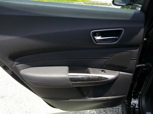 Used 2018 Acura TLX w/ Technology Package FWD image 18