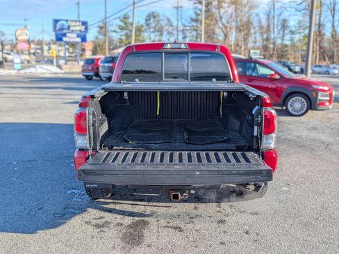 Used 2017 Toyota Tacoma SR image 43