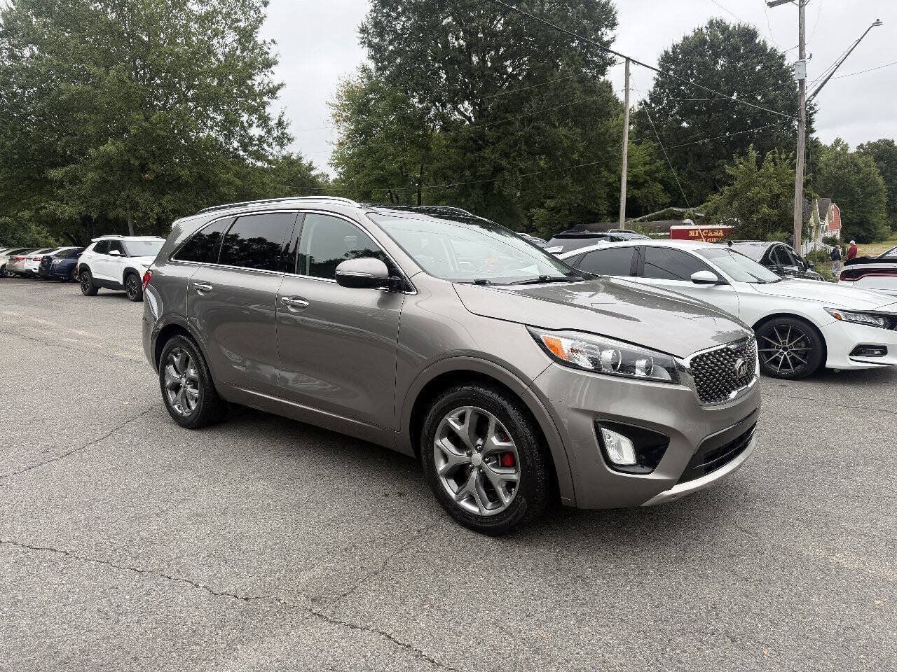 Used 2016 Kia Sorento SX FWD image 4