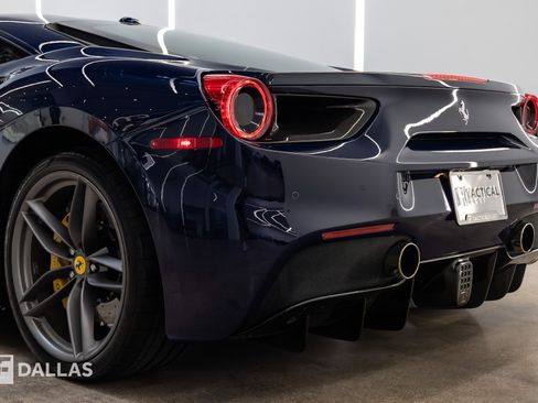 Used 2017 Ferrari 488 GTB RWD image 9