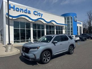 Certified 2023 Honda Pilot Touring video 2