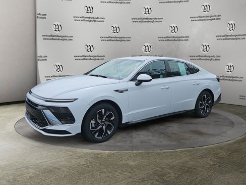 Used 2025 Hyundai Sonata SEL FWD image 1