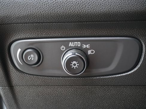 Used 2021 Buick Envision Essence w/ Sport Touring Package FWD image 25