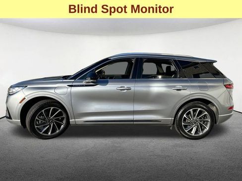 Used 2024 Lincoln Corsair Grand Touring w/ Towing Package image 6