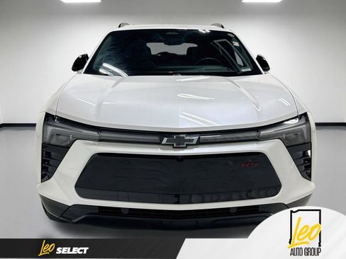 Used 2025 Chevrolet Blazer EV RS AWD/4WD image 2