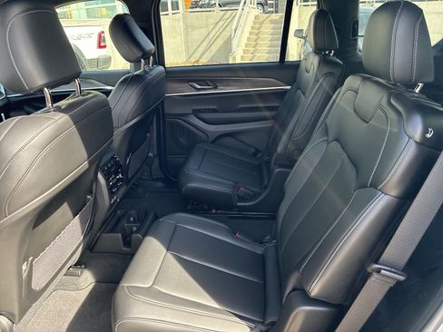 New 2025 Jeep Grand Cherokee L Limited image 18