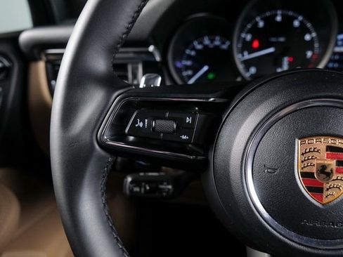 Certified 2026 Porsche Macan AWD/4WD image 22