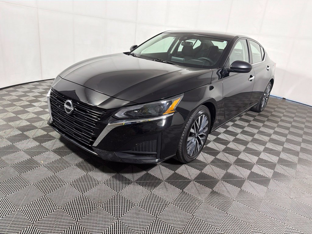 Used 2024 Nissan Altima 2.5 SV FWD image 4
