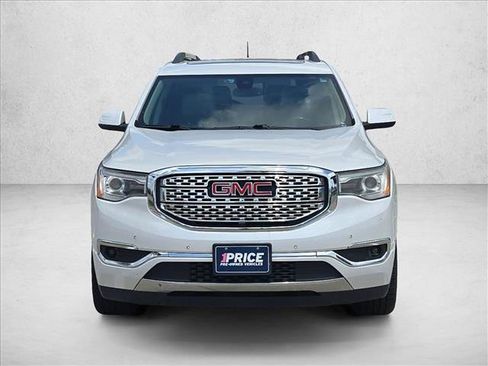 Used 2017 GMC Acadia Denali w/ Technology Package FWD image 2