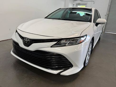 Used 2018 Toyota Camry LE w/ Convenience Package image 6