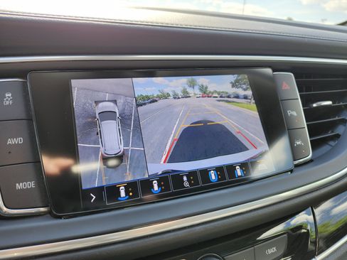 Used 2020 Buick Enclave Avenir w/ Avenir Technology Package AWD/4WD image 7