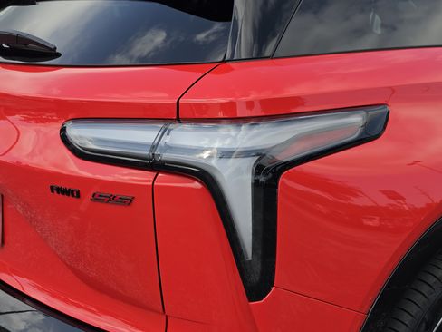 New 2026 Chevrolet Blazer EV SS w/ Performance Package AWD/4WD image 14